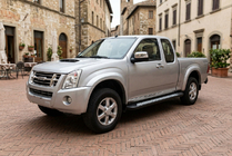 Isuzu D-Max 2002-2011 гг. Боковые Подножки Vision New Черные (2007-2012, 2 шт., Алюминий) фото 1