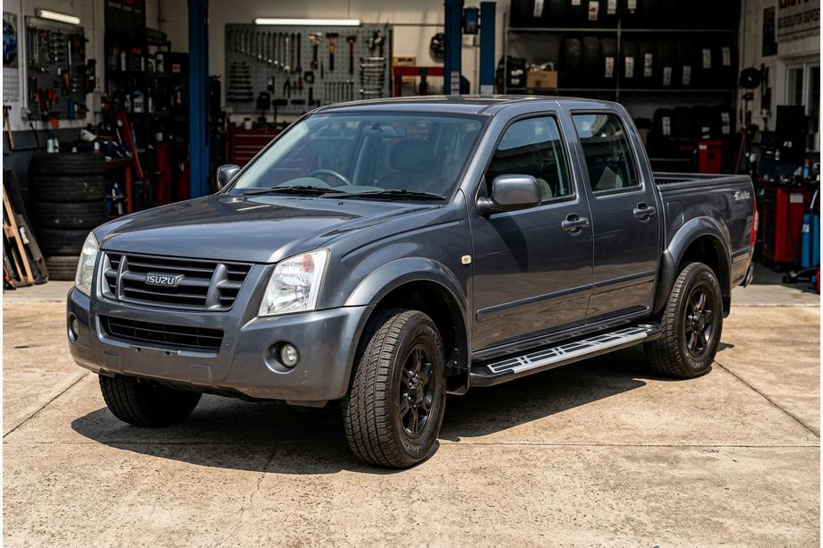 Isuzu D-Max 2002-2011 гг. Боковые Подножки Sunrise (2007-2012, 2 шт., Алюминий) Image