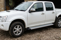 Isuzu D-Max 2002-2011 гг. Боковые Подножки Maya V2 (2007-2012, 2 шт., Алюминий) фото 1
