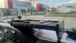 Volkswagen LT 1995-2006 гг. Полка на панель (Черная с красной строчкой) фото 1