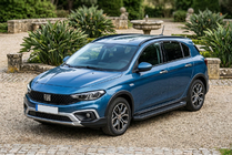 Fiat Tipo Cross 2021- гг. Боковые Подножки Allmond Black (2 шт., Алюминий) фото 1