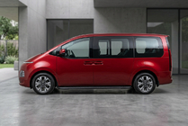 Hyundai Staria 2021- гг. Боковые пороги Bosphorus Black (2 шт., алюминий) фото 1