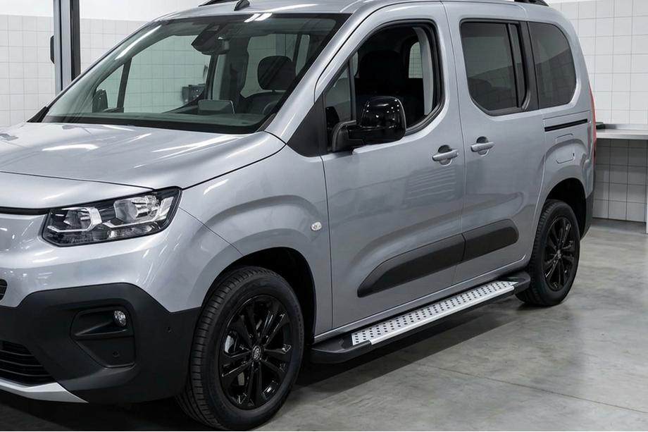 Toyota Proace City 2016- гг. Боковые пороги Allmond Grey (2 шт., алюминий) Фото 1