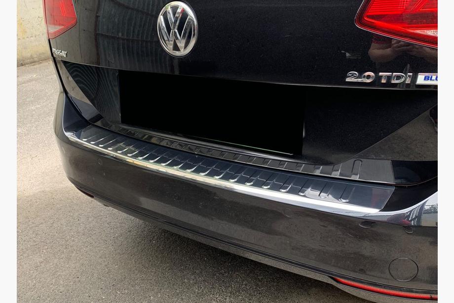 Volkswagen Passat B8 2015-2023 гг. Накладка на задний бампер Carmos V2 (SW) Image